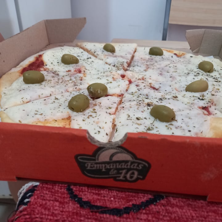 photo of Empanadas de 10 Pizza de Muzzarella shared by @yanivegan04 on  30 Nov 2020 - review