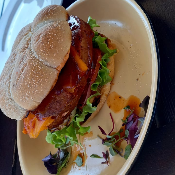 review photo of Asher's Corner Cafe @ Ashers Farm Sanctuary The Original Burger shared by @nataliekirsten on 31 May 2021 - review