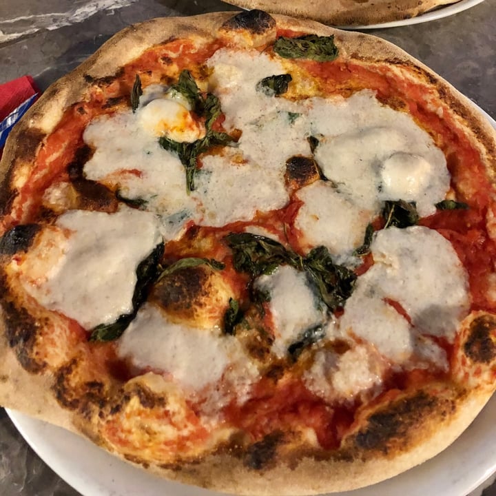 photo of Chicago Trattoria Vegan Pizza rossa shared by @jetteschuetze on  11 Sep 2021 - review
