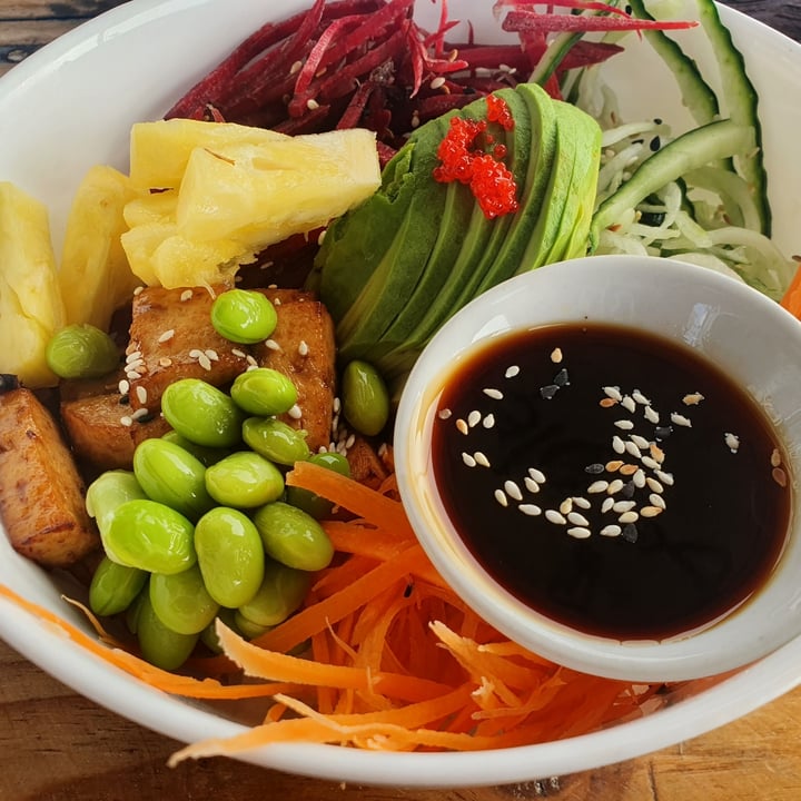 review photo of Catch 22 Tofu Poké Bowl shared by @siobhanduke on 17 Jan 2022 - review