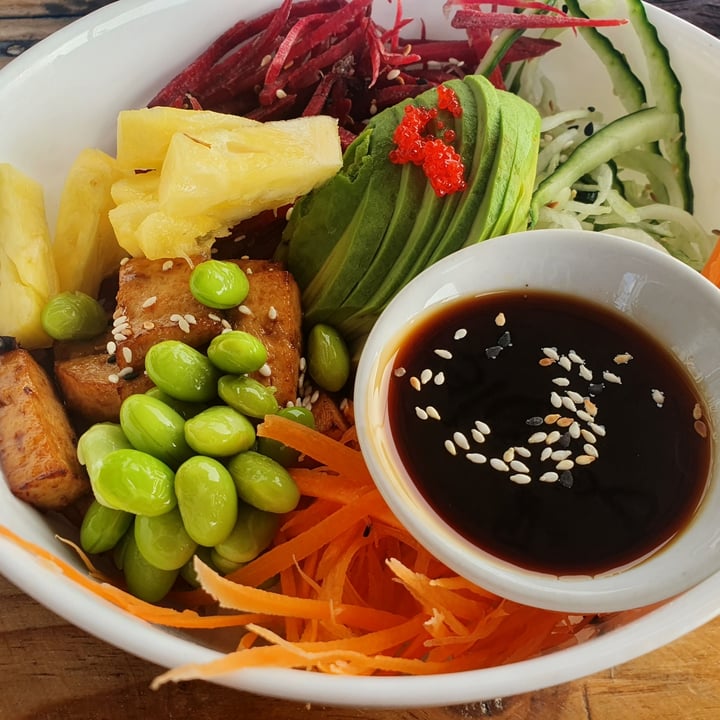 photo of Catch 22 Tofu Poké Bowl shared by @siobhanduke on  17 Jan 2022 - review