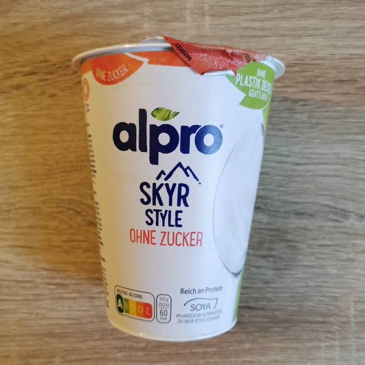 review photo of Alpro Skyr Style Ohne Zucker shared by @martalamatta on 31 Mar 2022 - review