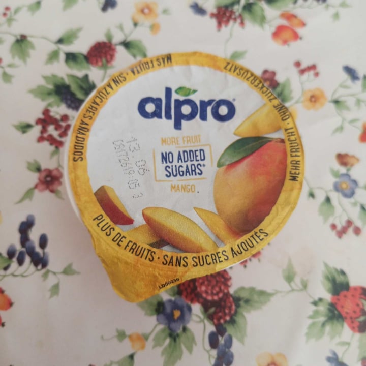 photo of Alpro Mango Yogurt (No Added Sugars) shared by @giuliakikiw on  10 May 2022 - review