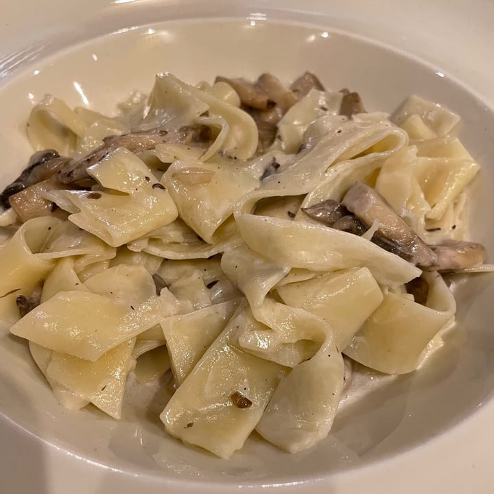 review photo of Coffee Matters Creamy Mushroom Pasta (veganised) shared by @madvegbabe on 16 Feb 2022 - review