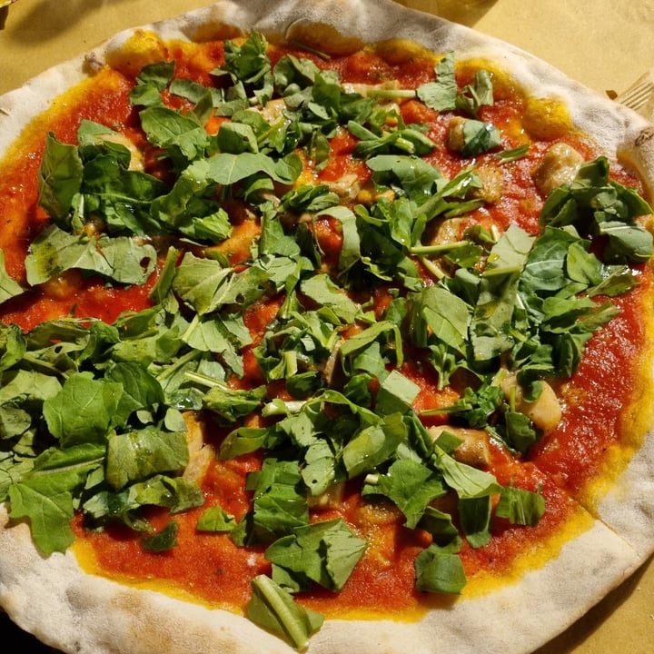 review photo of Gauguin Pizzeria Birreria Pizza Marinara Con Porcini E Rucola shared by @laboratoriodomestico on 03 Jul 2022 - review