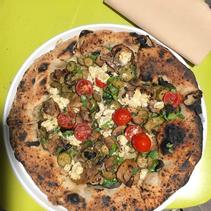 photo of Parco Romano Biodistretto Castelli Romani Pizza shared by @violettaplantbased on  07 Sep 2021 - review