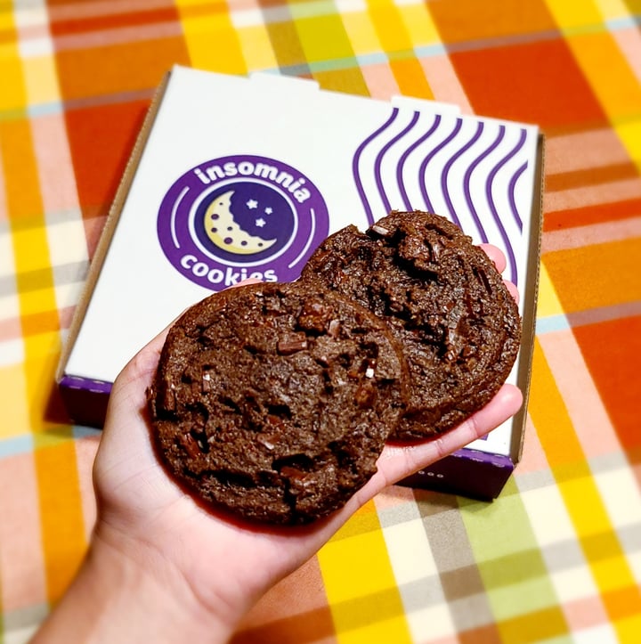 photo of Insomnia Cookies Vegan Double Chocolate Chunk shared by @agreene428 on  10 Dec 2021 - review