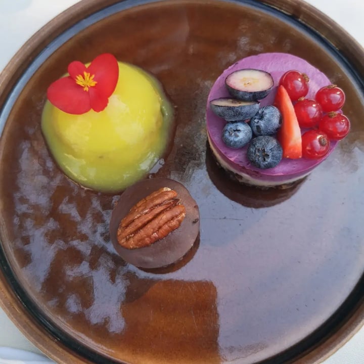 review photo of Samsara Foodhouse Mushroom Bürger, Spice Bamboo Noodle, Tris Cakes shared by @elisabettac on 29 Nov 2021 - review