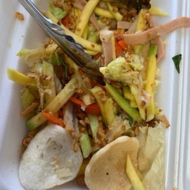Foto do prato “A14 Mango Salad”