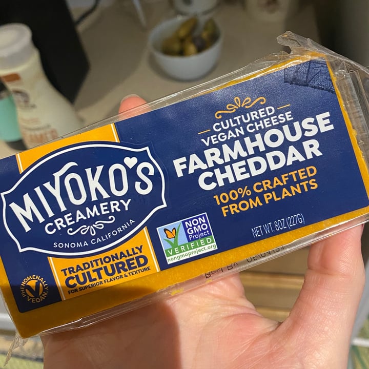photo of Miyoko's Creamery Cultured Vegan Cheddar Cheese Shreds shared by @darbyb on  04 Feb 2021 - review