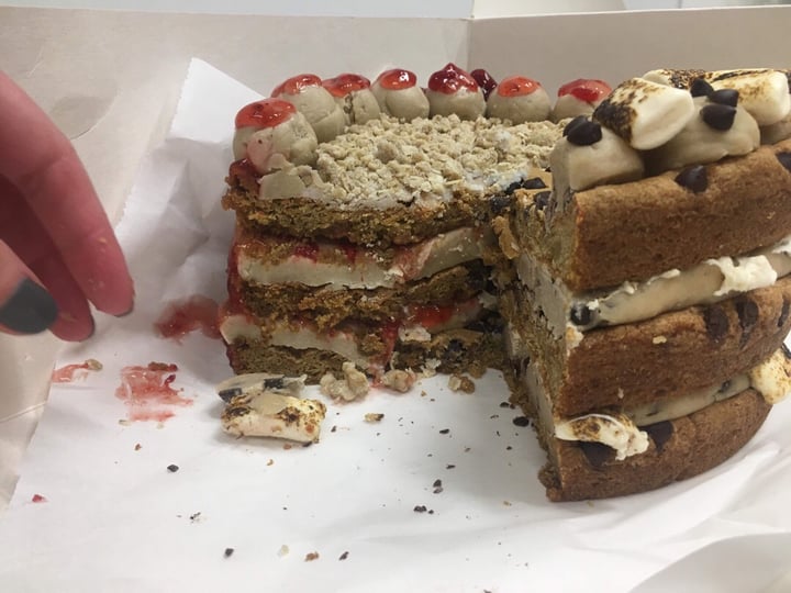 review photo of Kookie Haus Cookie Dough Cake shared by @madeleinebella on 25 Aug 2019 - review