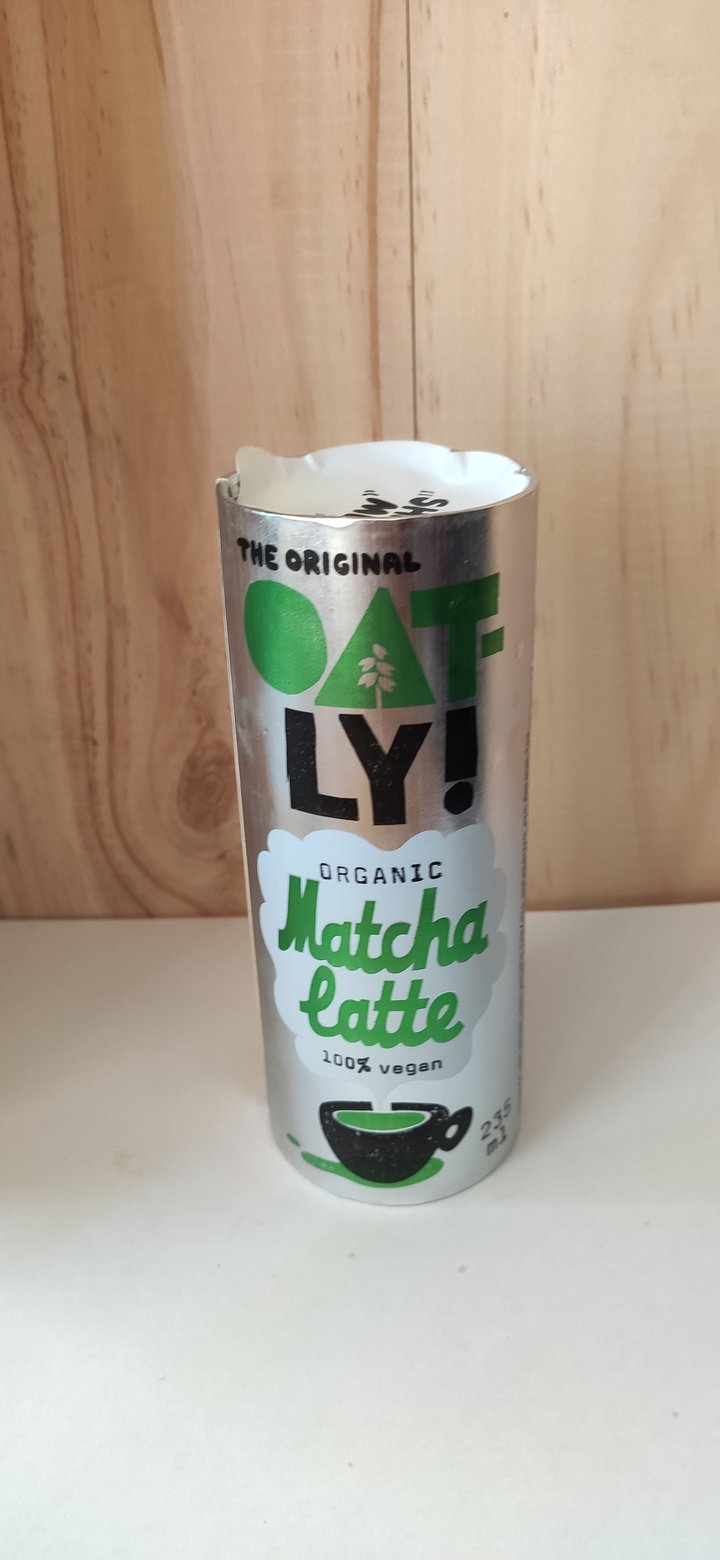 photo of Oatly Organic Matcha Latte shared by @tiamoki on  11 Nov 2020 - review