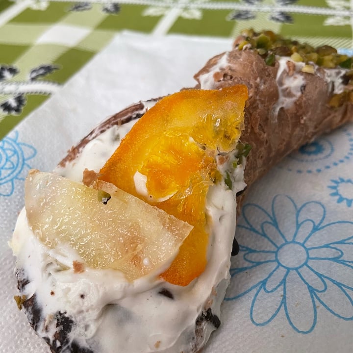 photo of Il Dolce Sapore Cannolo siciliano shared by @misscyanide on  24 Apr 2022 - review