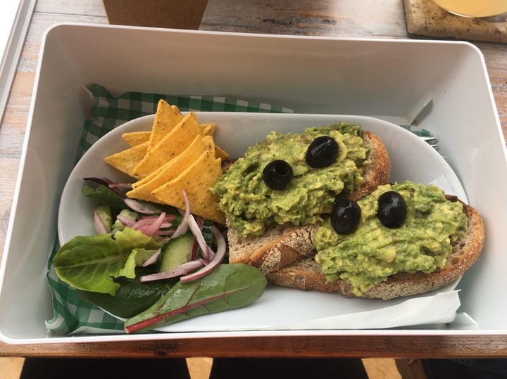 photo of Pause Cat Café Avocado sourdough shared by @mbunce on  20 Feb 2020 - review