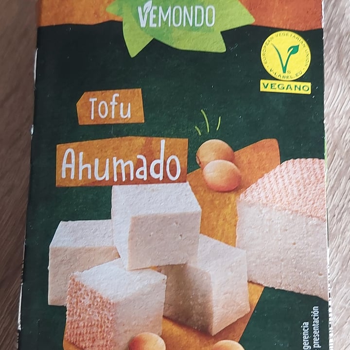 photo of Vemondo  tofu ahumado shared by @veganlicious on  01 Aug 2022 - review