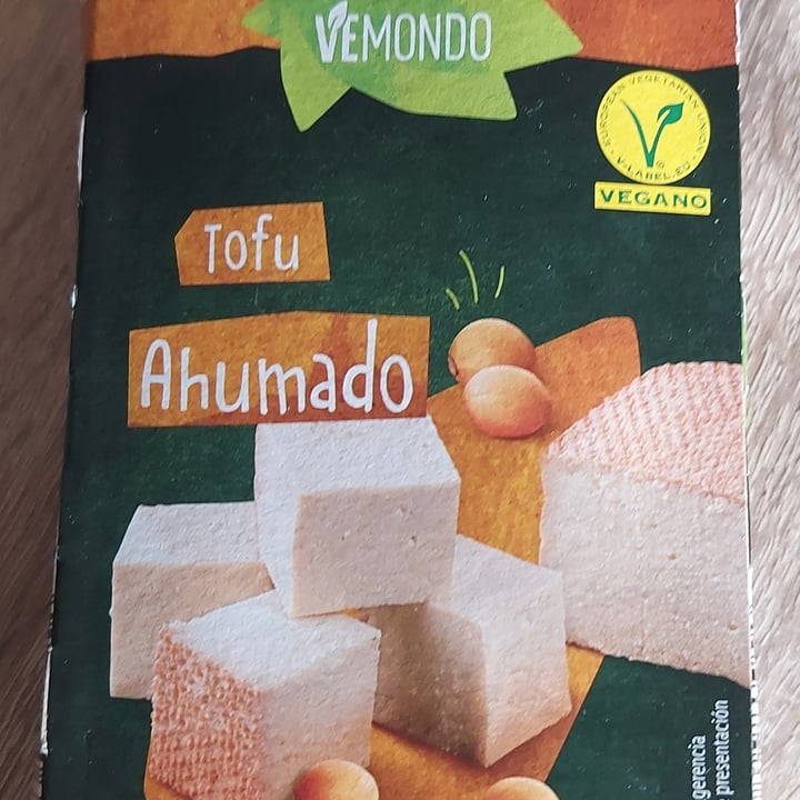 review photo of Vemondo tofu ahumado shared by @veganlicious on 01 Aug 2022 - review
