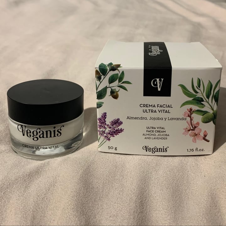 photo of Veganis Crema Facial Ultra Vital shared by @claritaoscurita on  11 May 2021 - review
