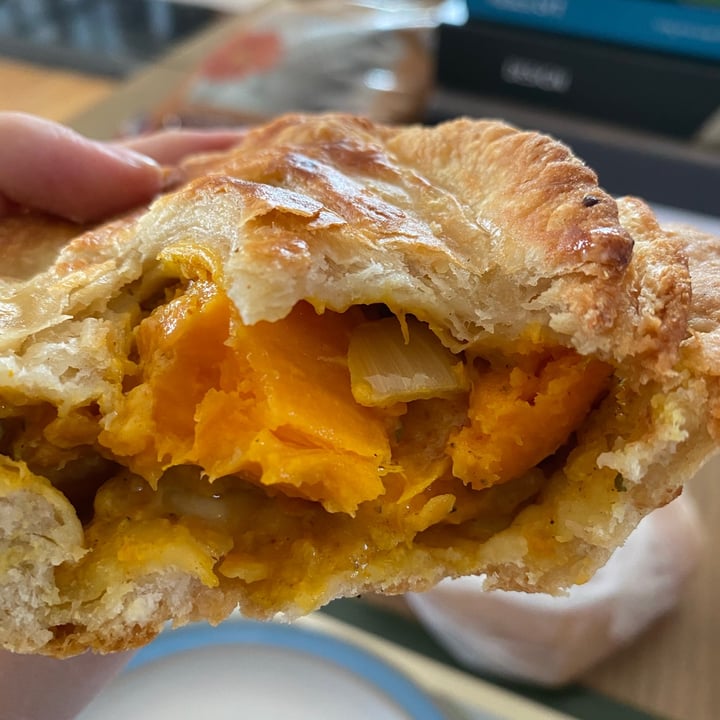 photo of Vegan Bay Baker Curried Veg Pie shared by @caitliin on  26 Sep 2020 - review