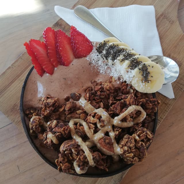 菜肴“Naughty Nutter Smoothie Bowl”的照片