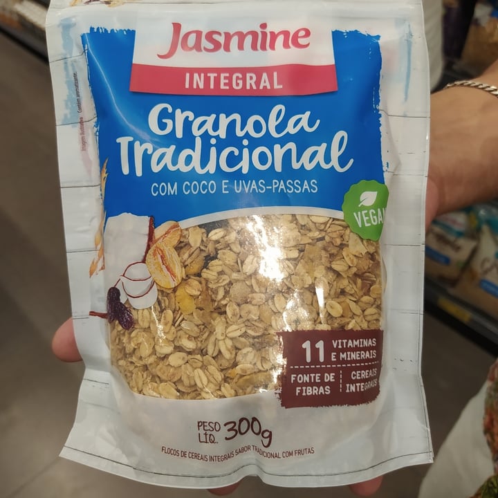 review photo of Jasmine Granola Coco E Uvas Passas shared by @amandareges on 05 May 2022 - review