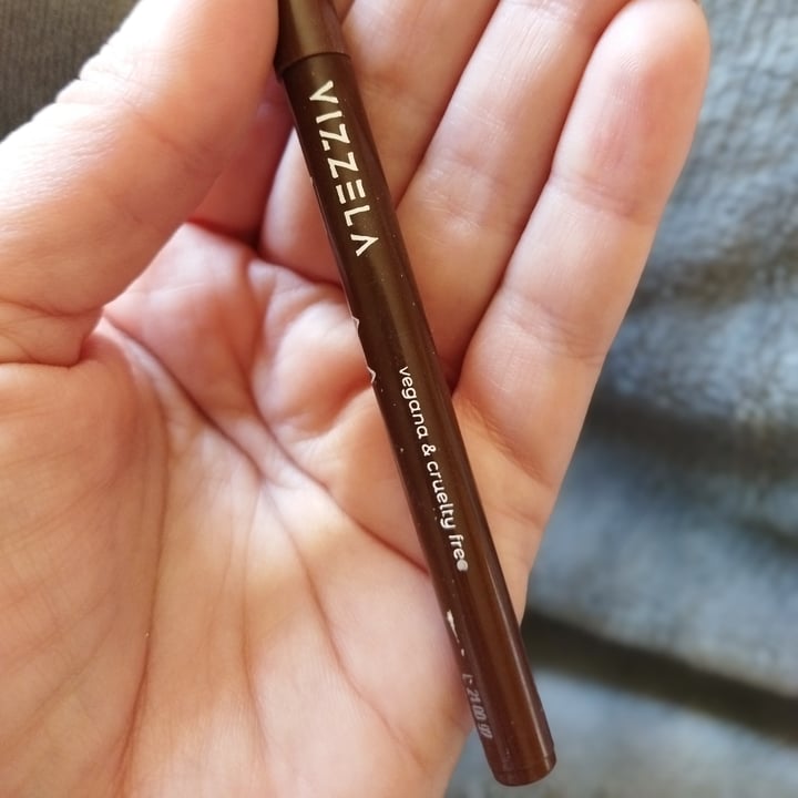 photo of Vizzela Cosméticos Lápis De Olho Marrom shared by @jlirem on  16 Apr 2022 - review