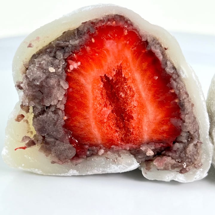 photo of Obon Shokudo Mochi with Adzuki and Strawberry shared by @pdxveg on  23 Aug 2022 - review