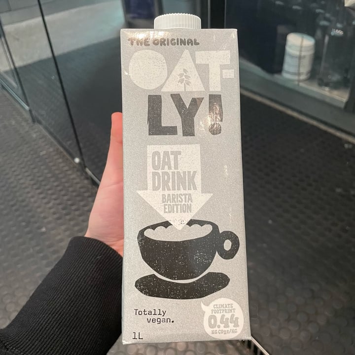 photo of Oatly Oat Drink Barista Edition  shared by @appleappleamanda on  04 Apr 2022 - review