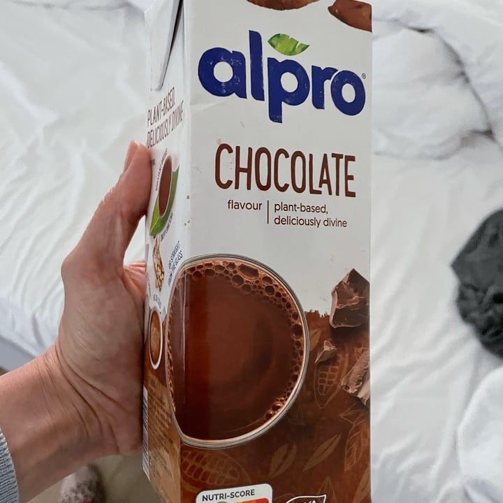 photo of Alpro Bebida de chocolate shared by @camueller on  24 Apr 2022 - review