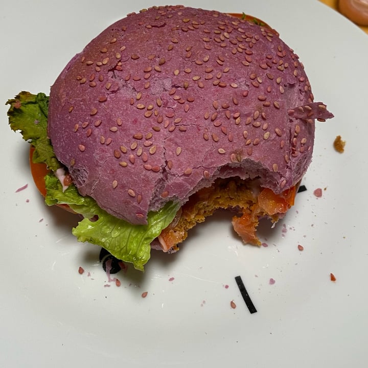 review photo of Flower Burger Cheesy Cecio Burger shared by @aristocratica on 12 Mar 2022 - review