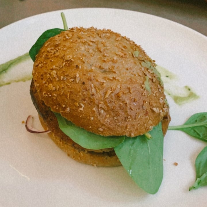 photo of Beet Avocado Burger shared by @sallyk on  08 Nov 2020 - review