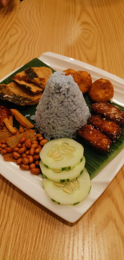 photo of Green Ba Vegetarian Restaurant Blue Pea Nasi Lemak shared by @lalas910 on  06 Dec 2019 - review