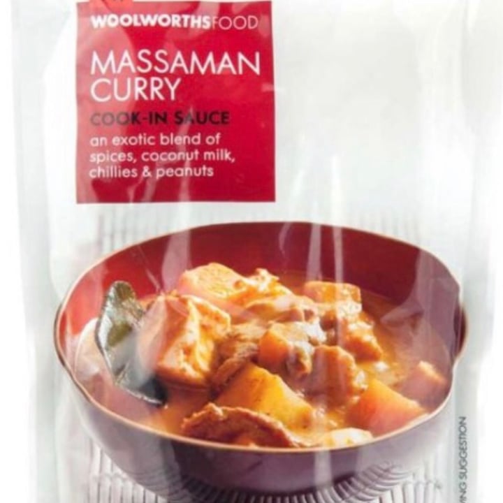 photo of Woolworths Food Massaman Curry sauce. shared by @natashathevegan on  20 Nov 2020 - review