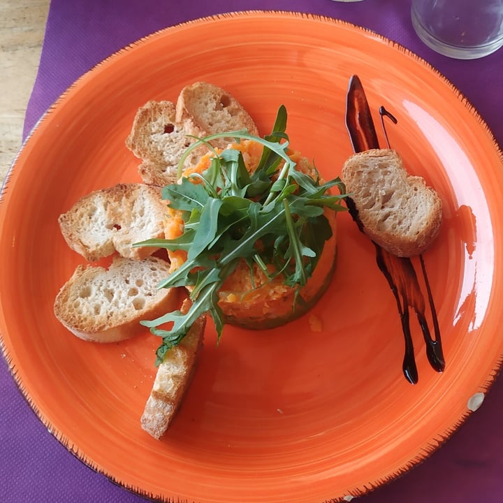 review photo of Gusto BistroBar Tártar De Aguacate, Zanahoria Y Cebolla shared by @ninafr on 04 May 2022 - review
