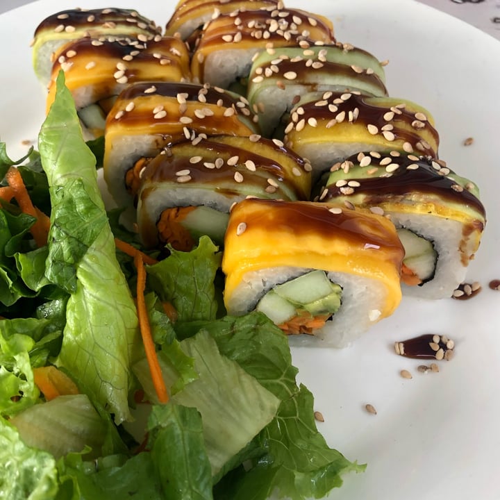 photo of Sushi Dragón ryojin sushi vegano shared by @nenacanela on  03 May 2022 - review