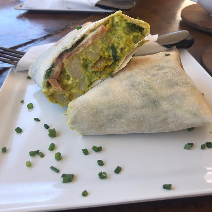 photo of Dolce Bakery Vegan Chicken Pesto Wrap shared by @fitphilthevegangirl on  02 Nov 2020 - review