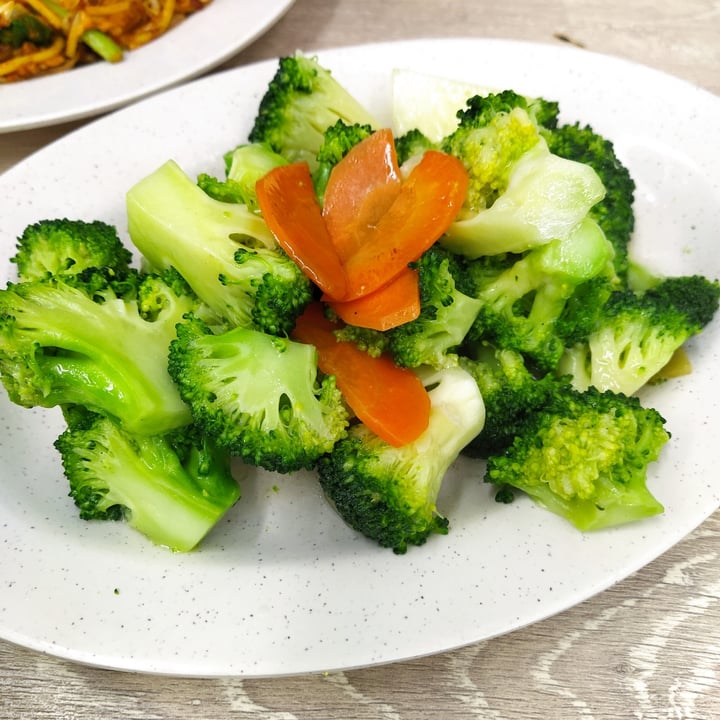 review photo of SHU vegetarian Broccoli shared by @pippapong on 30 Dec 2021 - review
