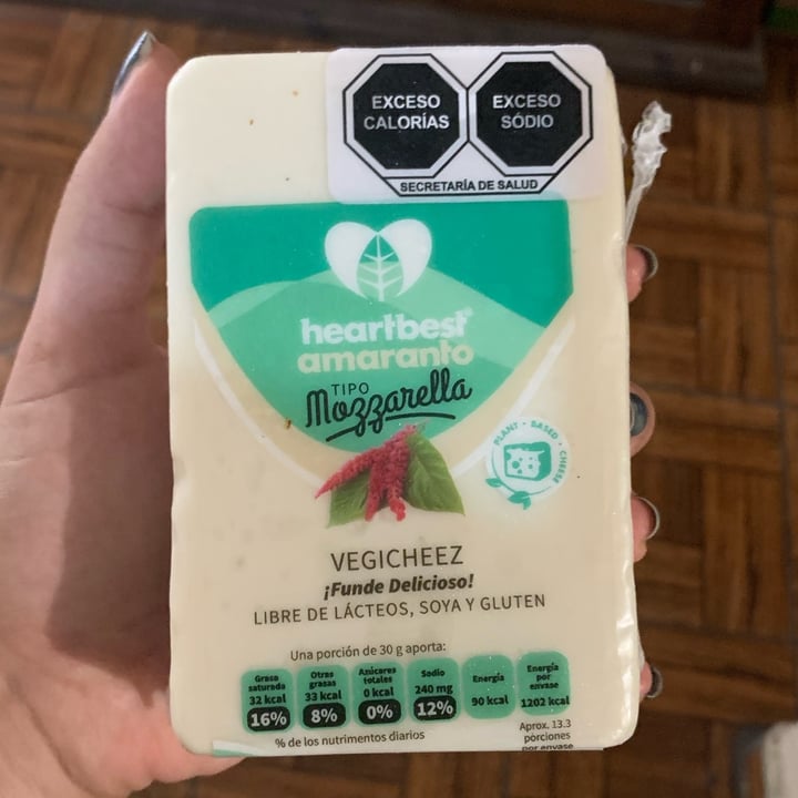 photo of Heartbest Queso tipo mozzarella shared by @alcala14 on  19 Nov 2021 - review