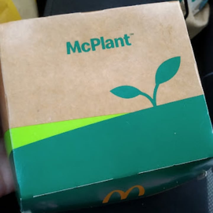 photo of McDonald’s McPlant shared by @3lli3 on  18 Sep 2022 - review