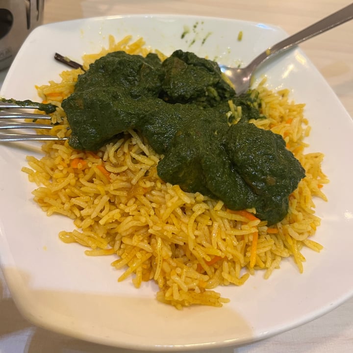 photo of Gokul Vegetarian Restaurant Palak Aloo shared by @soy-orbison on  27 Oct 2022 - review