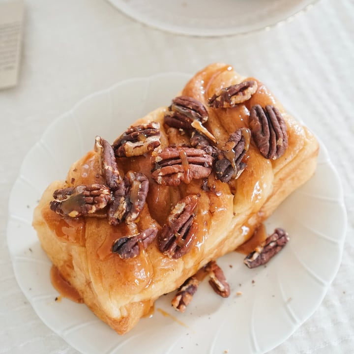 photo of The Vegano Bistro Caramel Pecan Brioche shared by @planv on  23 Aug 2021 - review