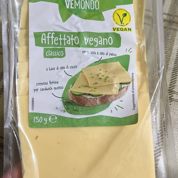 photo of Vemondo Affettato Vegano Classico shared by @amolevacche on  18 Mar 2022 - review