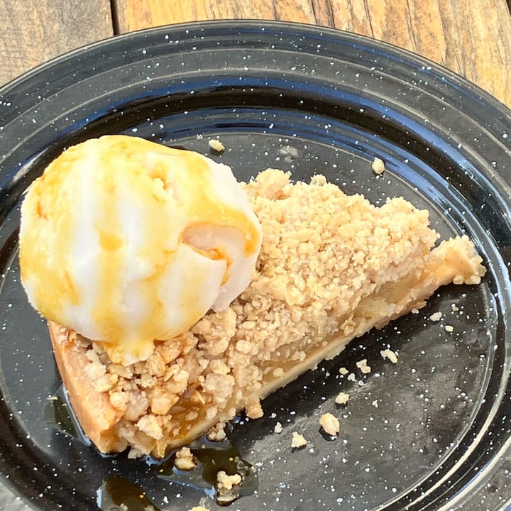 review photo of Vrote crumble de manzana con helado shared by @ceciliamiraldi on 29 Oct 2022 - review