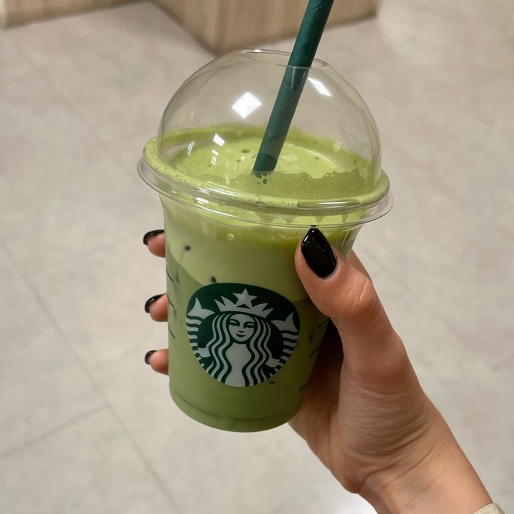 review photo of Starbucks matcha latte with soy milk shared by @laxnae on 04 Apr 2022 - review