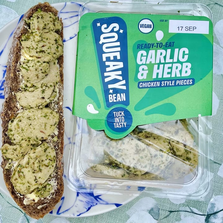 photo of Squeaky Bean Garlic and Herb Chicken Style Pieces shared by @katmarievegan on  13 Sep 2021 - review