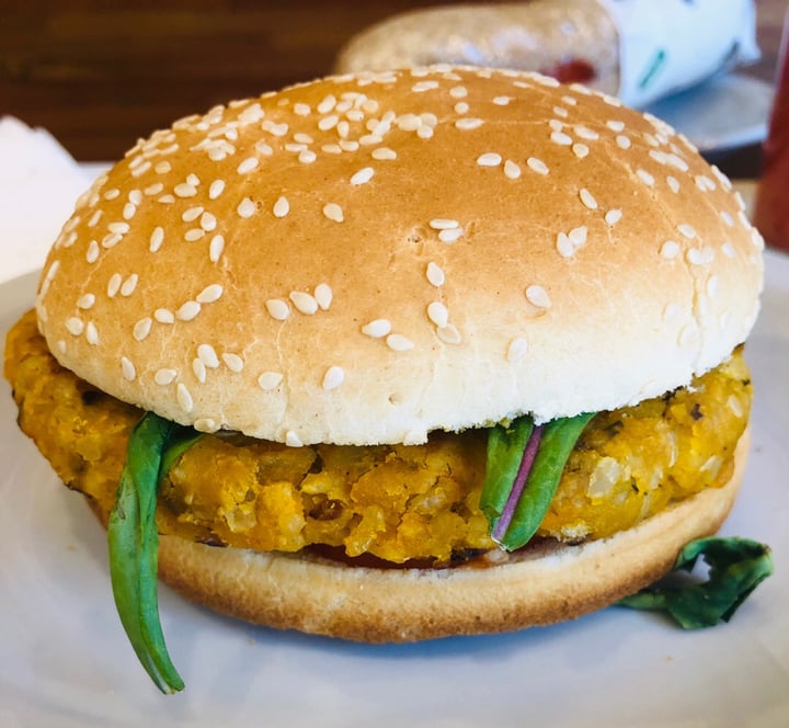 photo of Hunza Comida Natural Hamburguesa Veggie shared by @oggregor on  28 Aug 2019 - review