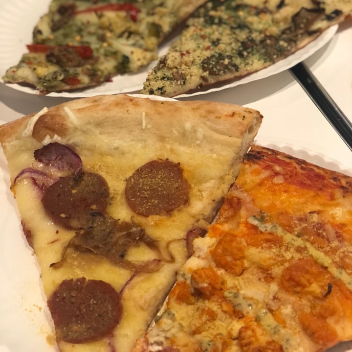 review photo of Screamer's Pizzeria Pepperoni Slice shared by @kaitlynax on 29 Apr 2020 - review