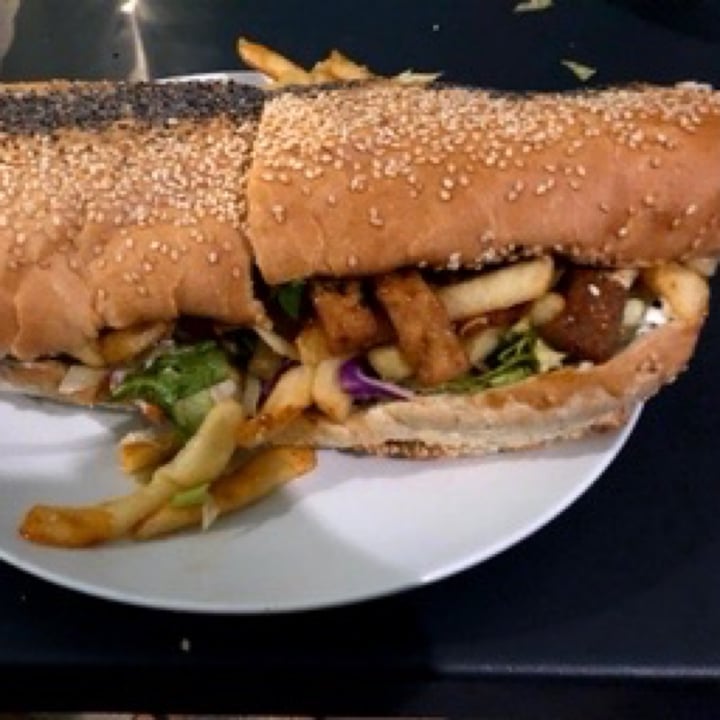 photo of Lekker Vegan Kloof Mixed Chickn and Beef Gatsby shared by @magdawrpa on  17 Jul 2020 - review