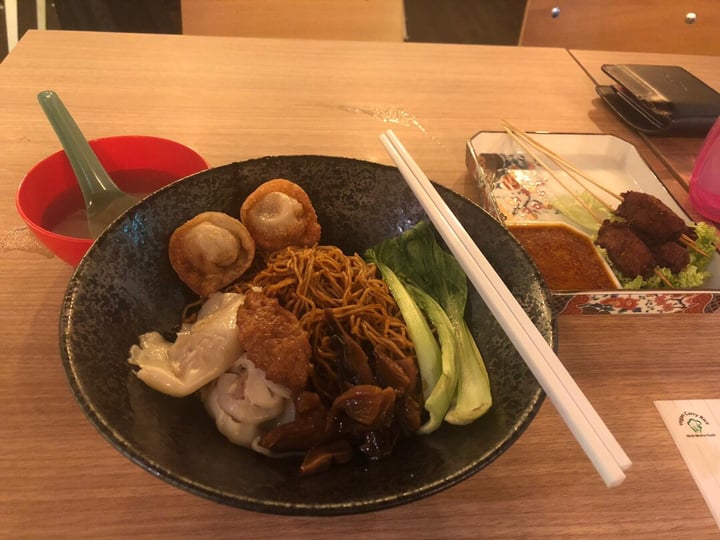 photo of Vegan Curry Rice with Mother Earth Vegan Wanton Mee shared by @derrique79 on  10 Jul 2019 - review