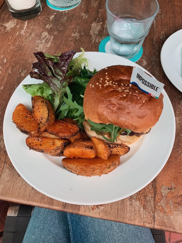 review photo of CLOSED - Privé Somerset Impossible™ Burger shared by @natabat on 02 May 2019 - review
