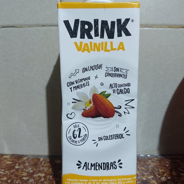 photo of Vrink Leche de almendras de vainilla shared by @vegmay on  13 Nov 2021 - review